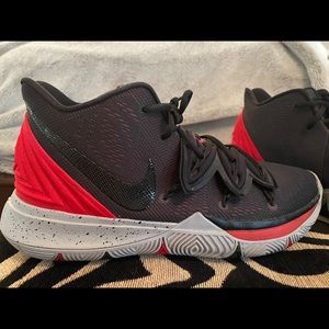 Nike Kyrie 5 Bred